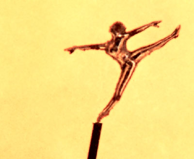 Фигура балерины. Сделана из стали.