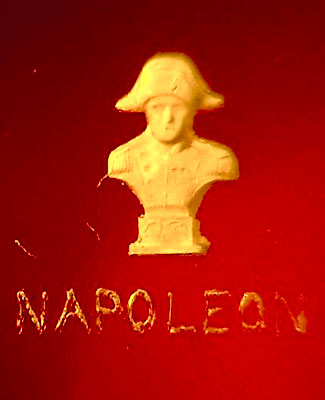 Бюст Наполеона.