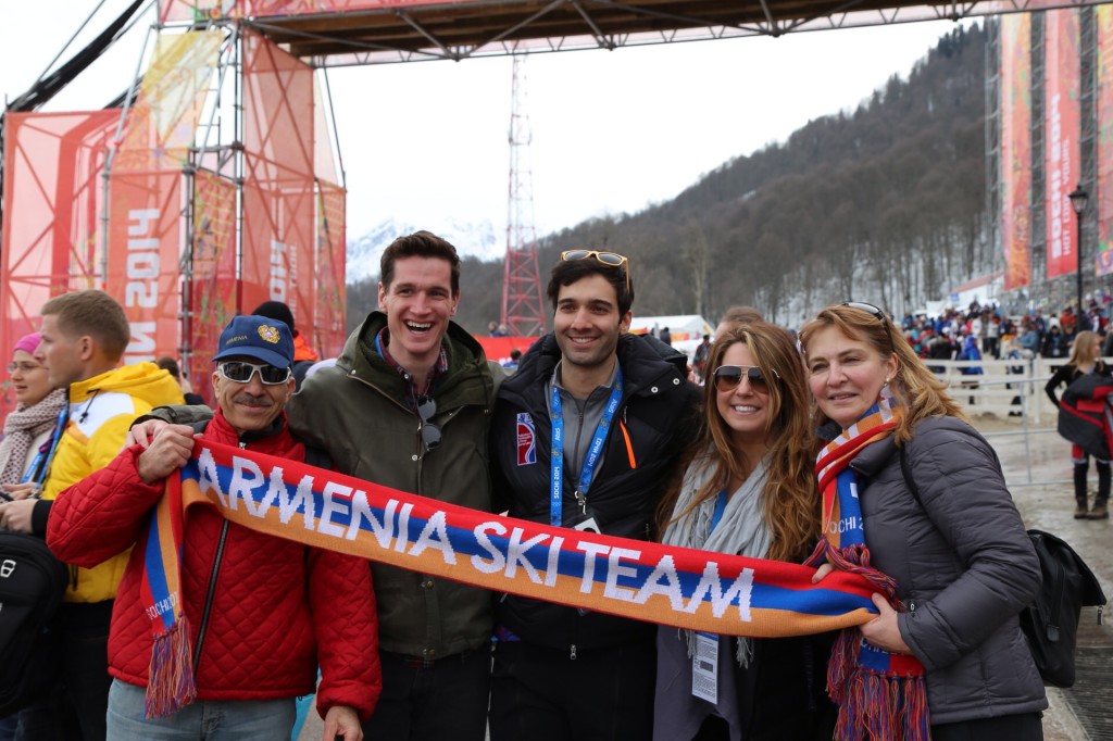 Семейная фотография с фанатами армянской команды!