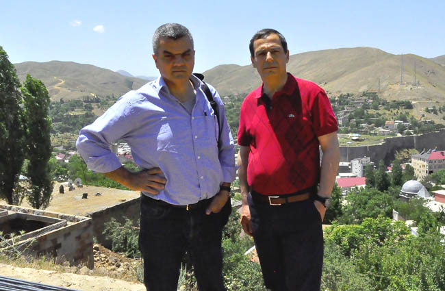 Ара Сарафян (Институт Комитаса) и Хусейн Олан в Битлисе, июнь 2014