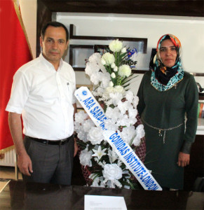 Gomidas-pr-pic-2-Bitlis-Co-Mayors-with-GI-Letter-and-flowers-2[1]
