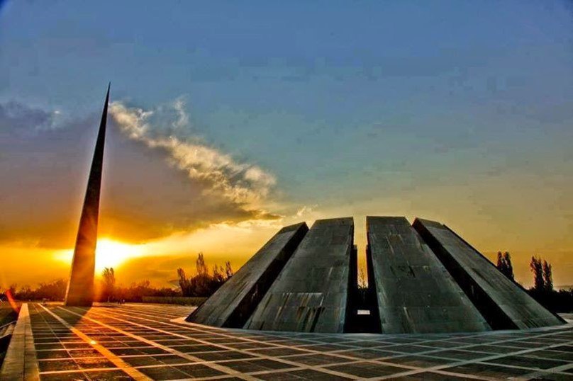 Цицернакаберд — мемориальный комплекс в Ереване, посвящённый жертвам Геноцида армян 1915 года.